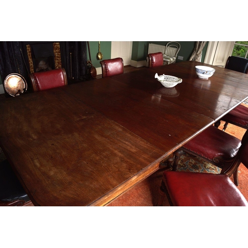 424 - WILLIAM IV MAHOGANY DINING TABLE