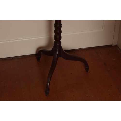 487 - GEORGE III MAHOGANY OCCASIONAL TABLE