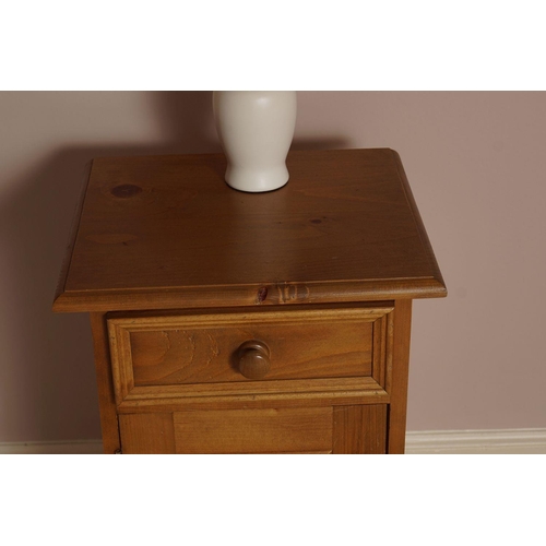 508 - PINE BEDSIDE LOCKER