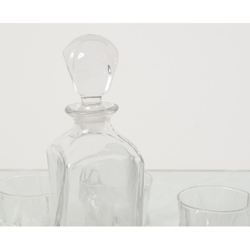 552 - DIMPLE GLASS DECANTER