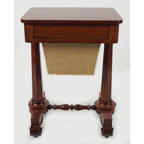 562 - WILLIAM IV MAHOGANY OCCASIONAL TABLE