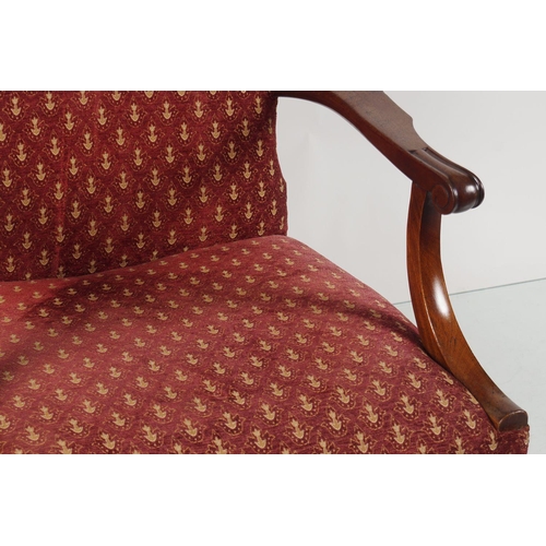 574 - GEORGE III PERIOD MAHOGANY GAINSBOROUGH CHAIR