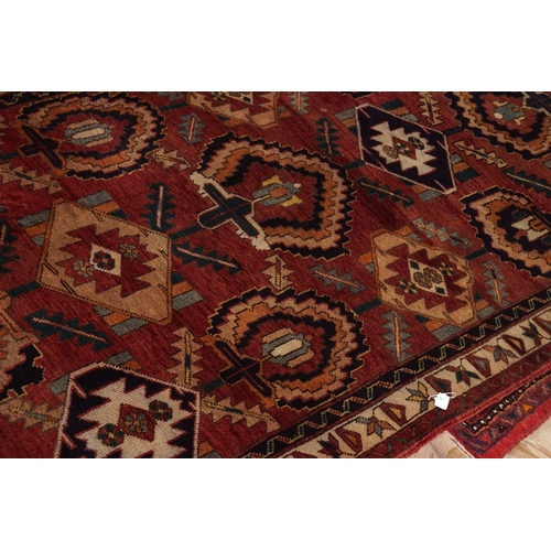 583 - LARGE PERSIAN RUNNER