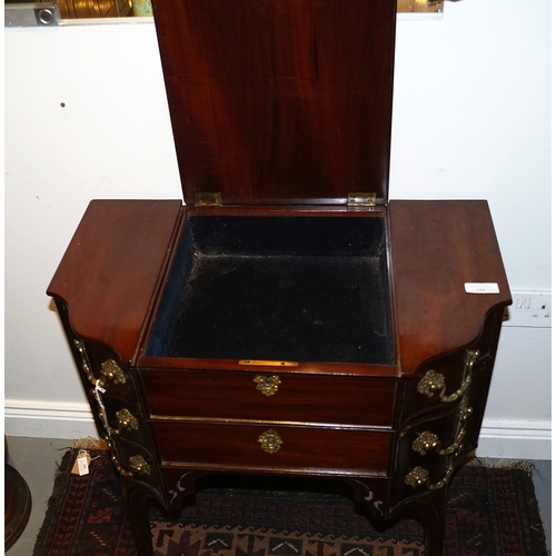 128 - 18TH-CENTURY MAHOGANY CHIPPENDALE CHEST