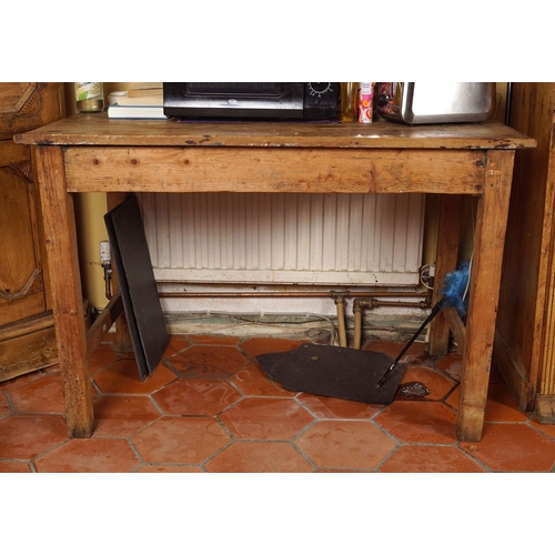 1279 - 19TH-CENTURY PINE KITCHEN TABLE