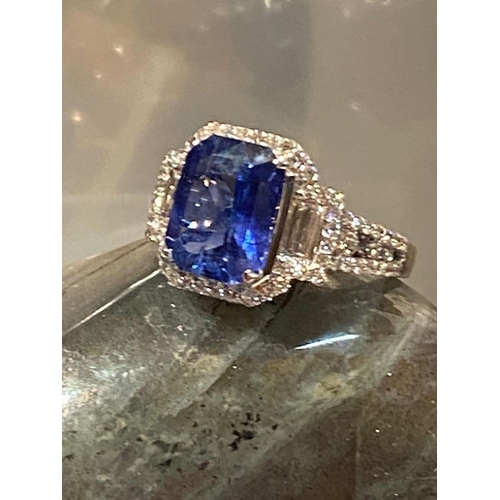 251 - 18CT. WHITE GOLD NATURAL CEYLON SAPPHIRE RING