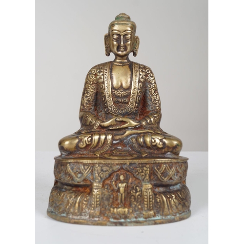 951 - CHINESE QING BRONZE BUDDHA