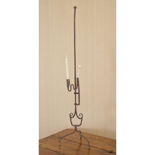 12 - 19TH-CENTURY IRISH FLOOR STANDING IRON RUSH LIGHT