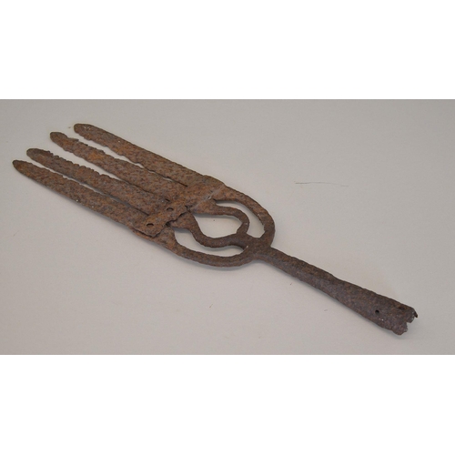 147 - 18TH-CENTURY IRON EEL FORK