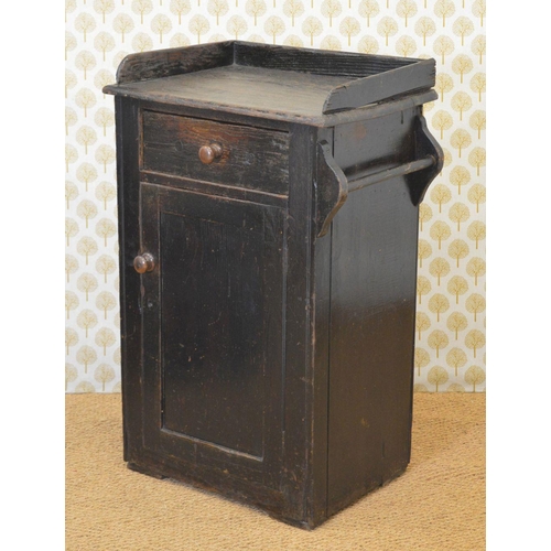 317 - 19TH-CENTURY PINE CABINET