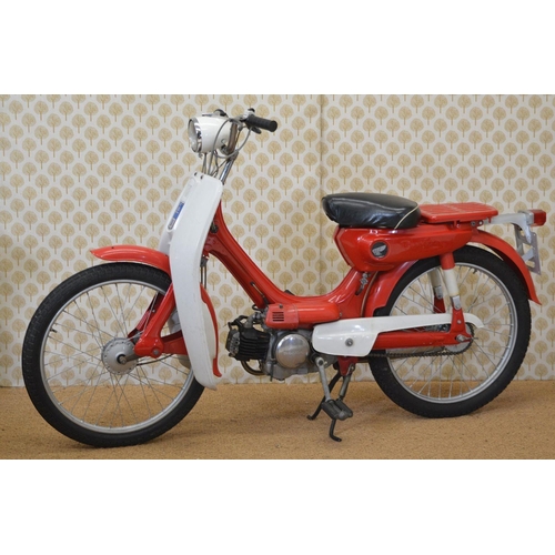 320 - CLASSIC HONDA 50 MOTORCYCLE