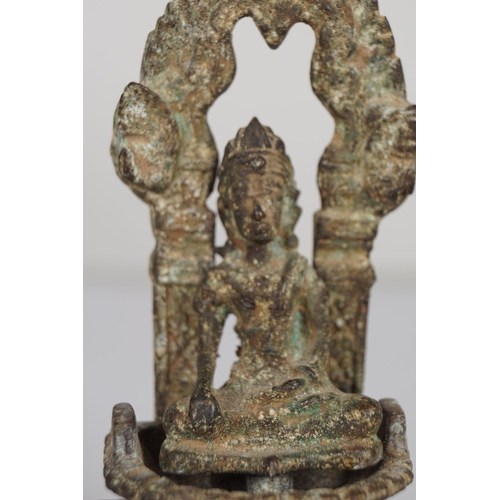 201 - CHINESE ARCHAIC BRONZE BUDDHA