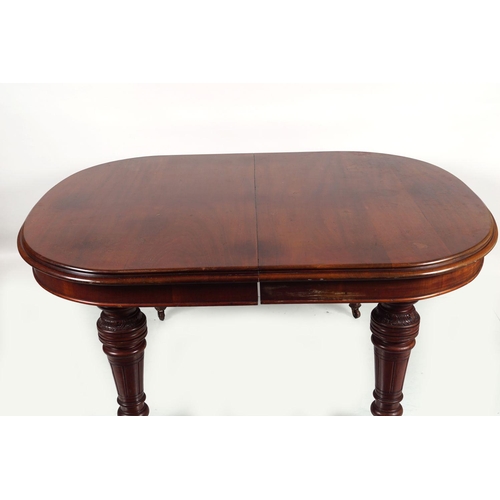 101 - VICTORIAN MAHOGANY TELESCOPIC DINING TABLE