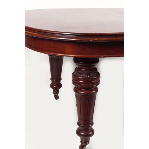 101 - VICTORIAN MAHOGANY TELESCOPIC DINING TABLE