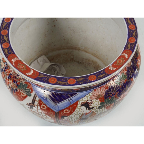 157 - LARGE 19TH-CENTURY IMARI JARDINIERE