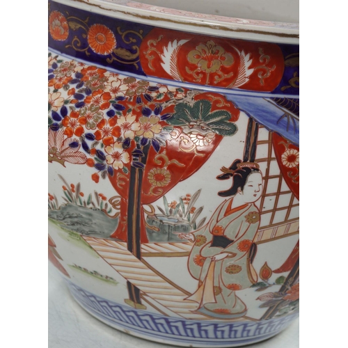 157 - LARGE 19TH-CENTURY IMARI JARDINIERE