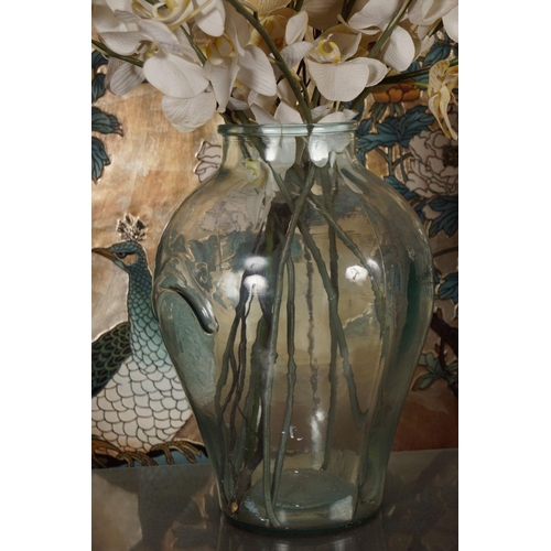 289 - LARGE GLASS VASE OF ARTIFICIAL FLOWERS