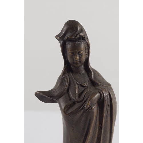 294 - CHINESE EARLY 20TH-CENTURY BRONZE GUANYIN