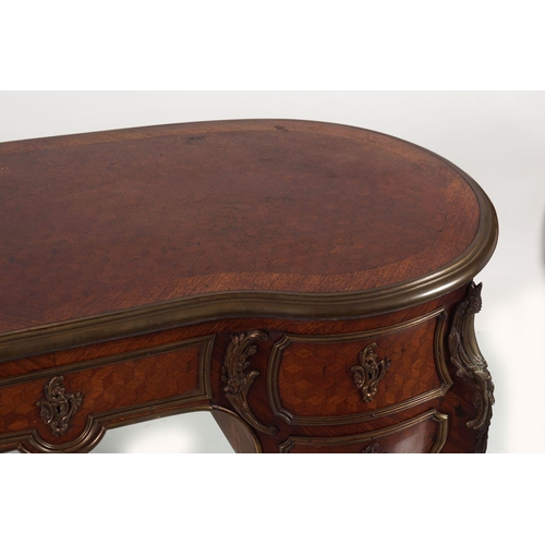 79 - 19TH-CENTURY LOUIS XV KINGWOOD DESK