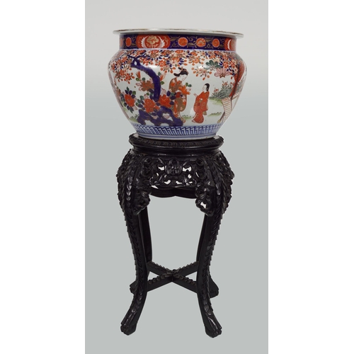 157 - LARGE 19TH-CENTURY IMARI JARDINIERE