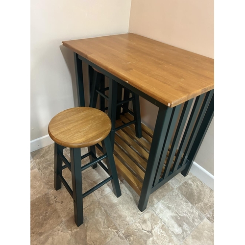 SMALL KITCHEN TABLE