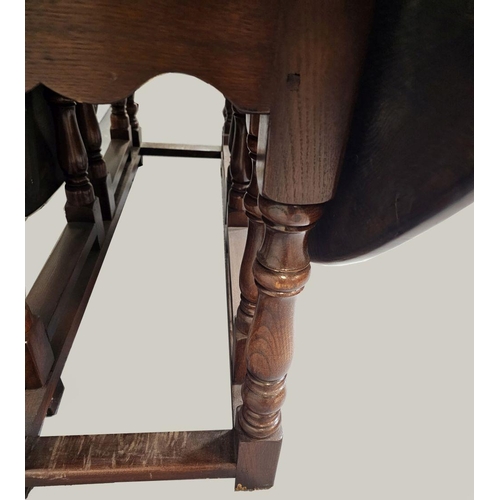 477 - 17TH-CENTURY STYLE OAK GATE LEG DINING TABLE