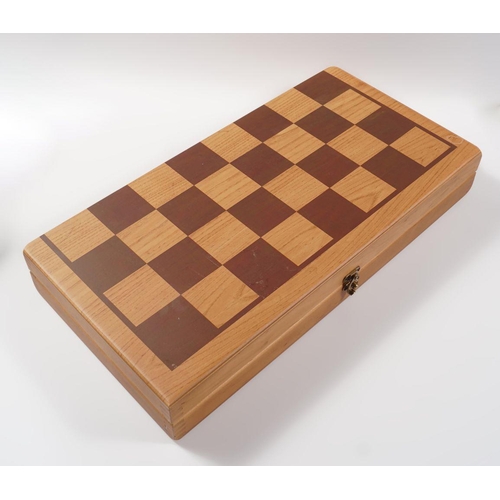 797 - 32 PIECE CHESS SET