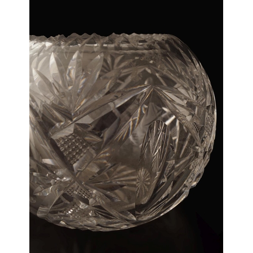 29 - SAINT LOUIS CRYSTAL VASE