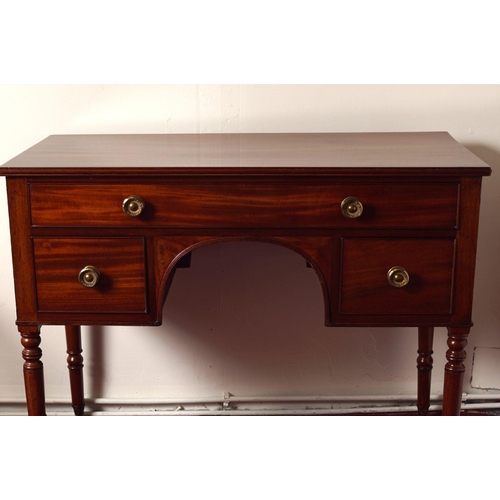 112 - REGENCY MAHOGANY KNEEHOLE DESK