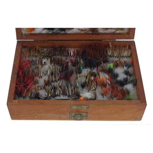 147 - COLLECTION OF FISHING FLIES