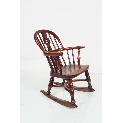 464 - 19TH-CENTURY YEW WOOD CHILD'S ROCKING CHAIR