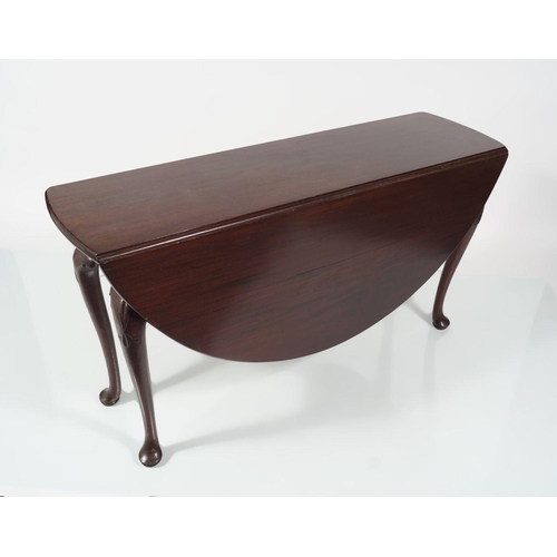 538 - GEORGE II MAHOGANY GATE LEG TABLE