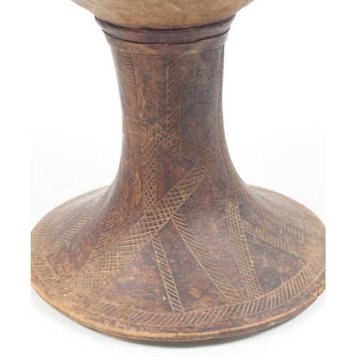 331 - NIAM-NIAM (ASHANDES)/ MANGBETU STOOL