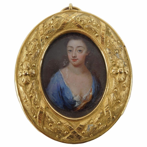 35 - 18TH-CENTURY OVAL PORTRAIT MINIATURE