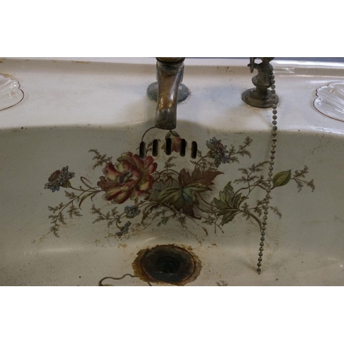 8 - VICTORIAN DELPH WASH HAND BASIN