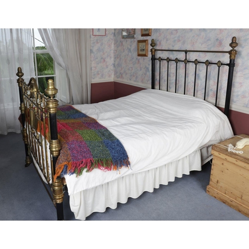 1117 - VICTORIAN BRASS AND METAL BED