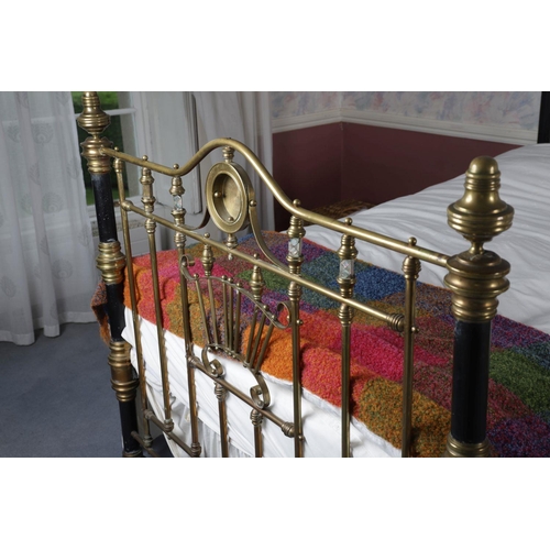 1117 - VICTORIAN BRASS AND METAL BED