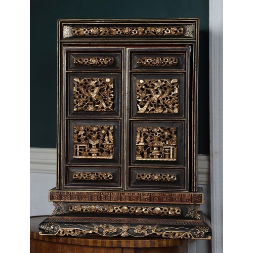 1122 - CHINESE QING LACQUERED CABINET