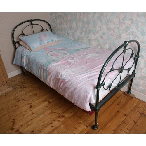 1139 - VICTORIAN METAL SINGLE BED