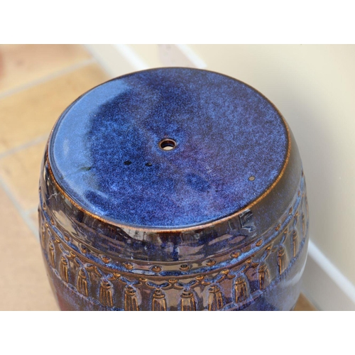 1140 - CHINESE BLUE AND WHITE GLAZED POTTERY BARREL SEAT