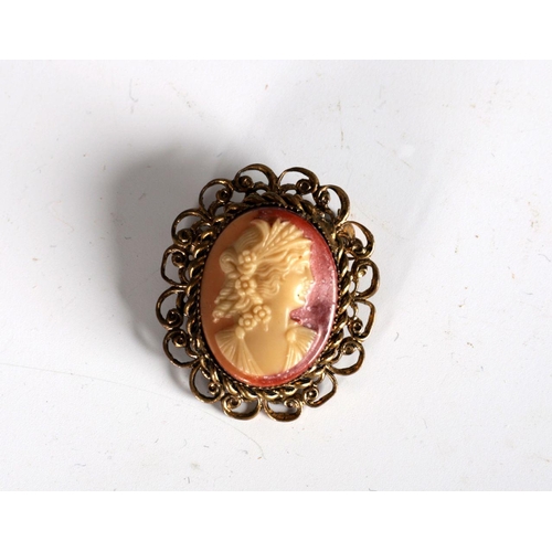 158 - VICTORIAN INTAGLIO BROOCH