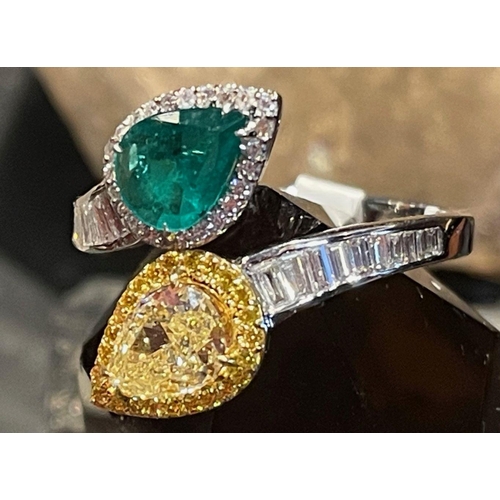 173 - YELLOW DIAMOND & COLOMBIAN EMERALD TWIST RING