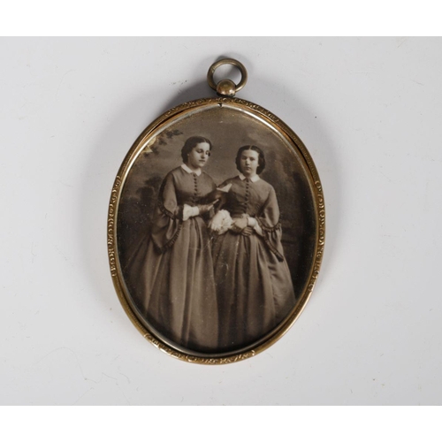 292 - VICTORIAN PHOTOGRAPHIC MINIATURE