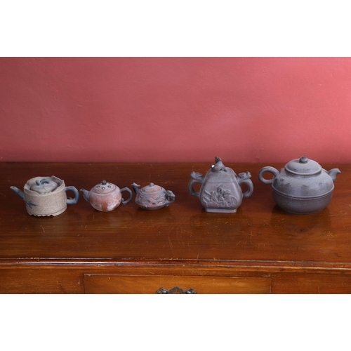 299 - GROUP OF 5 CHINESE YIXING TEAPOTS