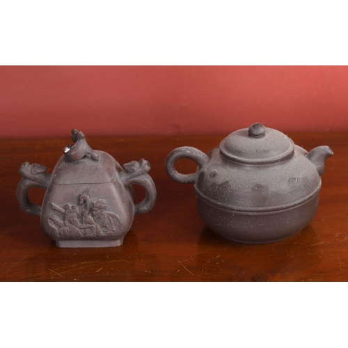 299 - GROUP OF 5 CHINESE YIXING TEAPOTS