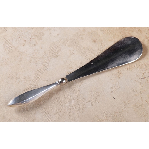 356 - SILVER HANDLED SHOEHORN