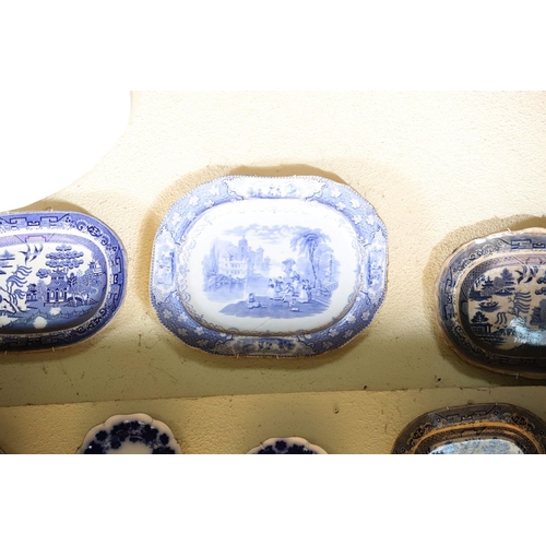 432 - COLLECTION OF 13 WILLOW PATTERN