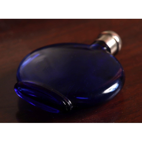 46 - CHINESE PEKING GLASS FLASK