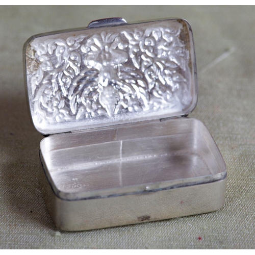 743 - 19TH-CENTURY ANGLO-INDIAN SILVER SNUFF BOX