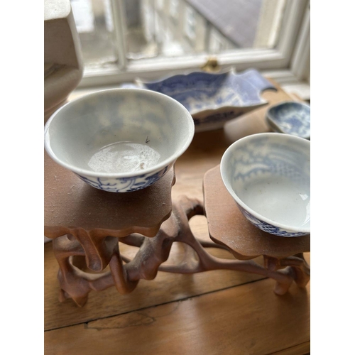 768 - PAIR CHINESE BLUE & WHITE PORCELAIN BOWLS